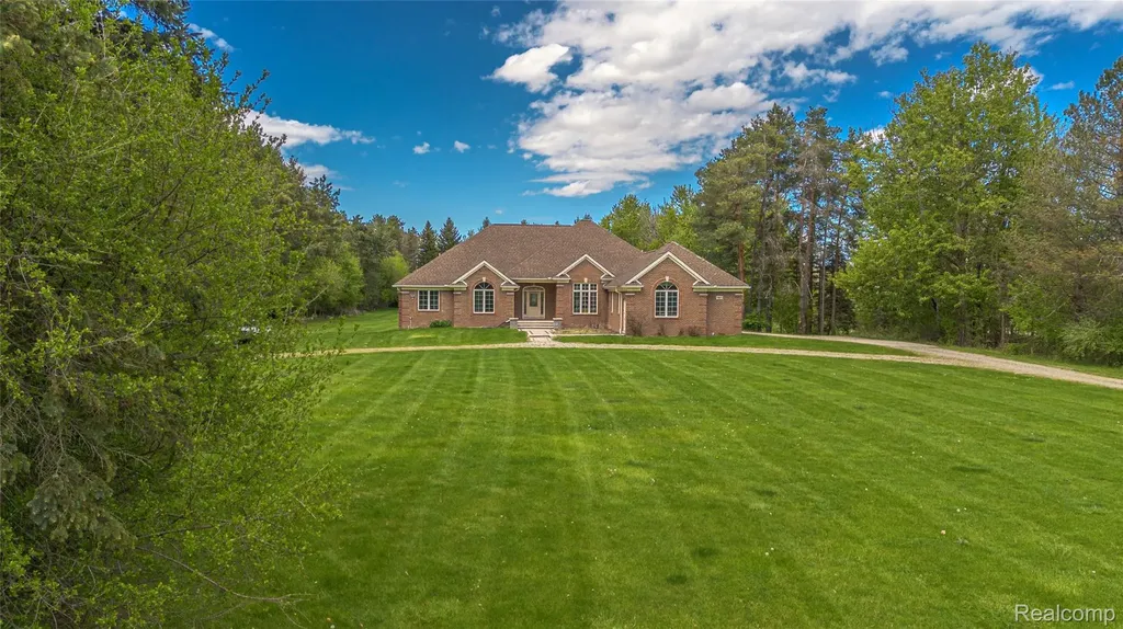 7893 Lantern Drive Almont Township MI 48003