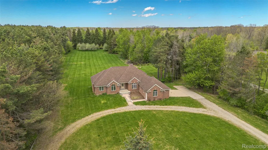7893 Lantern Drive Almont Township MI 48003