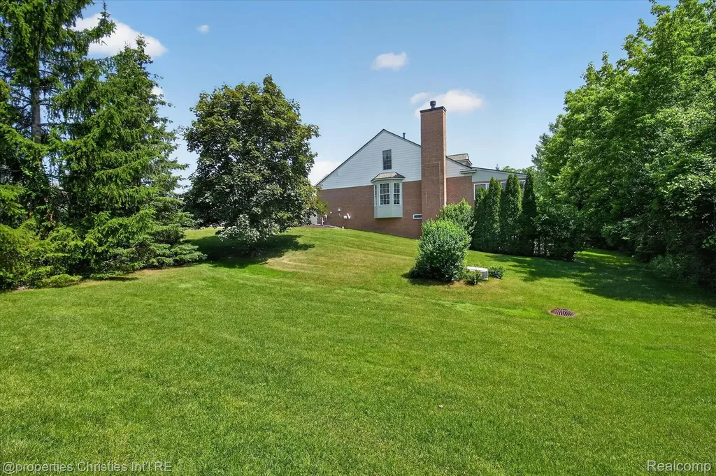 16502 Cypress Court Northville Township MI 48168