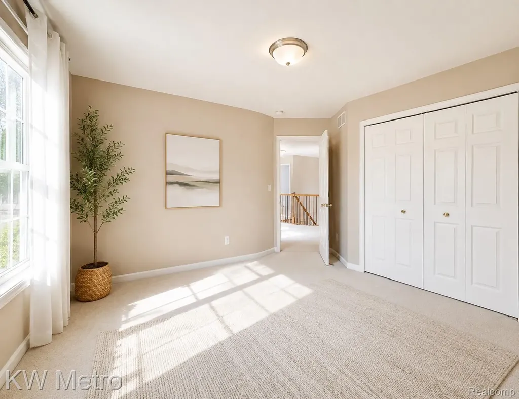 1176 Cadmus Drive Troy City MI 48085