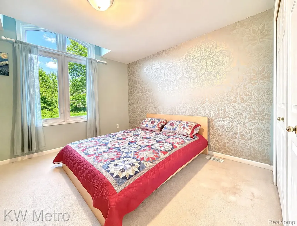 1176 Cadmus Drive Troy City MI 48085