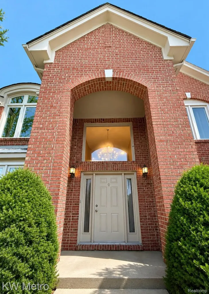 1176 Cadmus Drive Troy City MI 48085