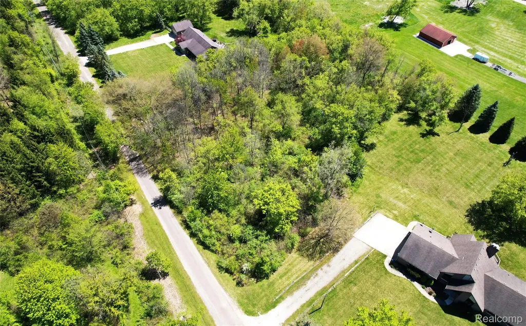 53183 Maranatha Lane Lyon Charter Township MI 48393