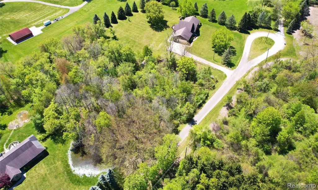 53183 Maranatha Lane Lyon Charter Township MI 48393