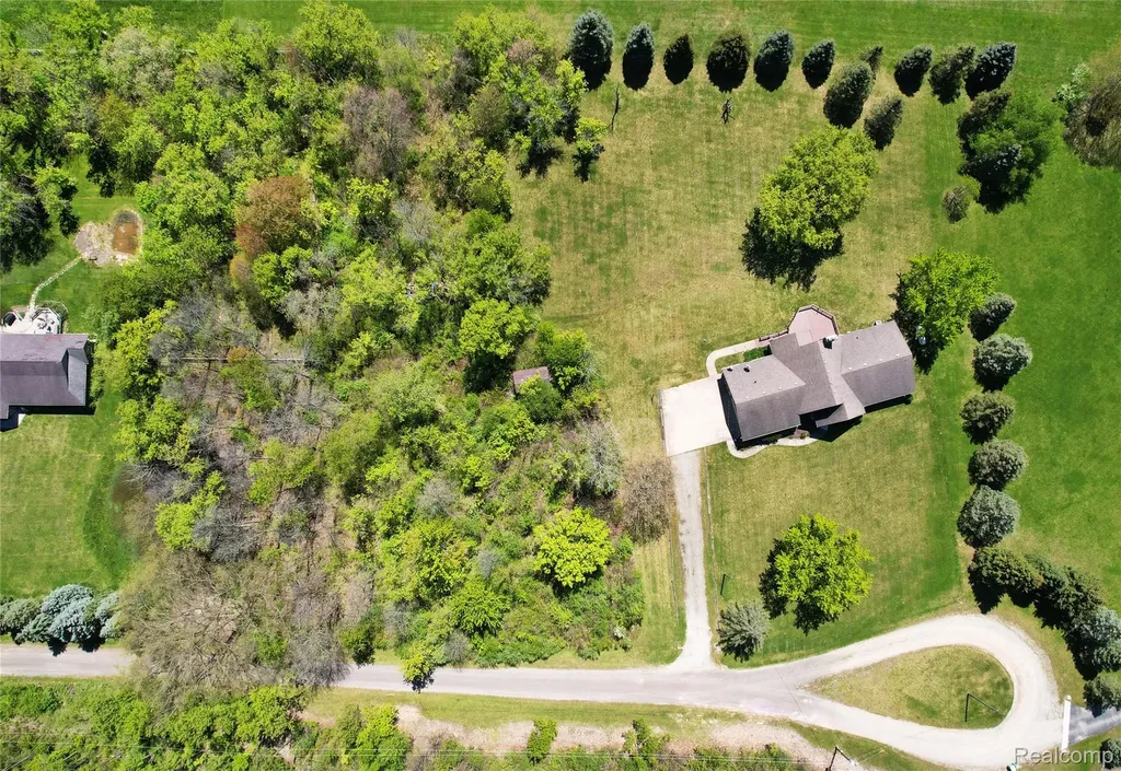 53183 Maranatha Lane Lyon Charter Township MI 48393