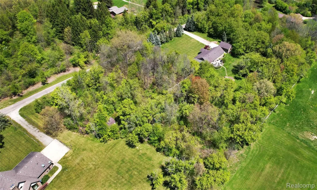 53183 Maranatha Lane Lyon Charter Township MI 48393