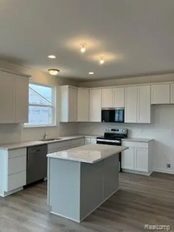 6190 Parker Drive Fenton City MI 48451