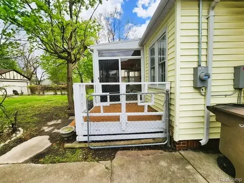 80 E Iroquois Road Pontiac City MI 48341