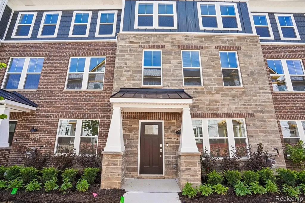 25425 Orwell Street Novi City MI 48375