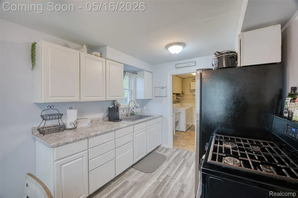 3016 Roselawn Street Commerce Charter Township MI 48390