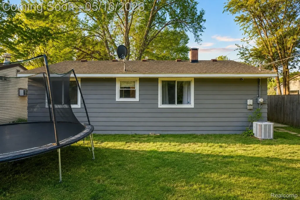 3016 Roselawn Street Commerce Charter Township MI 48390