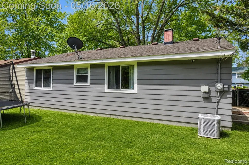3016 Roselawn Street Commerce Charter Township MI 48390