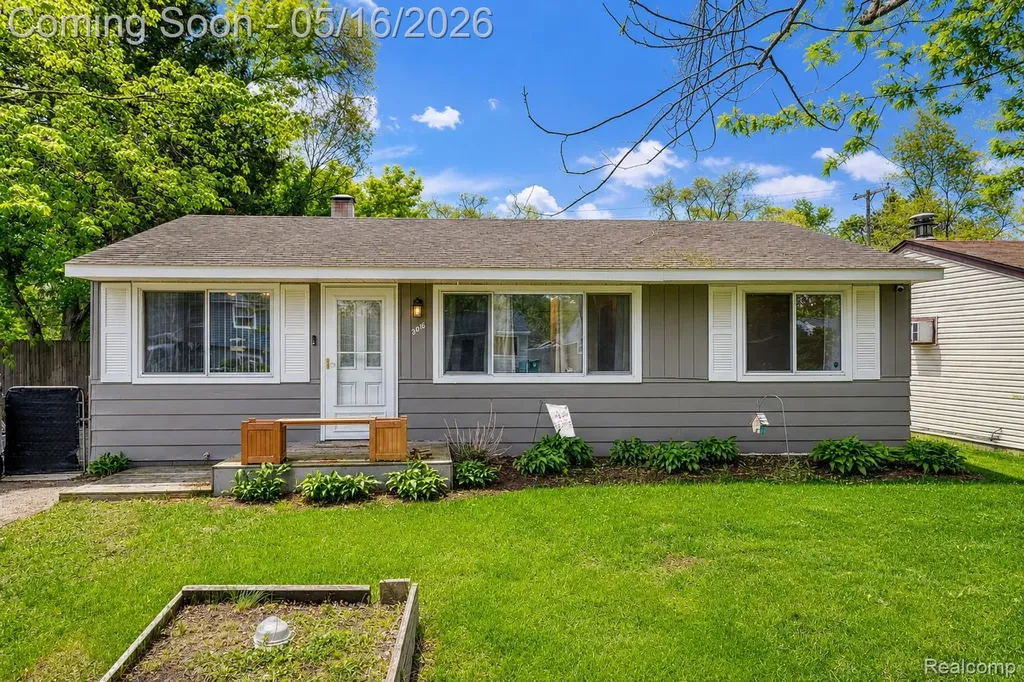 3016 Roselawn Street Commerce Charter Township MI 48390