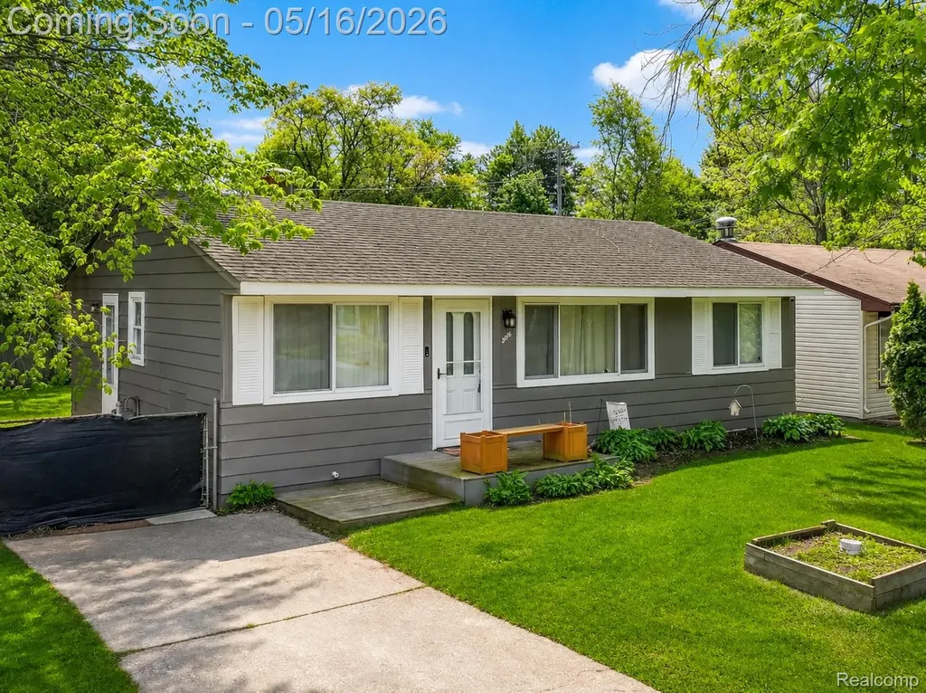 3016 Roselawn Street Commerce Charter Township MI 48390