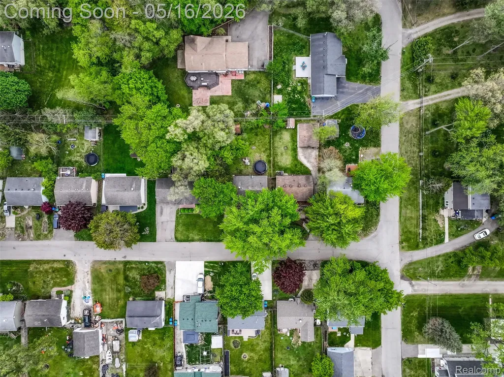 3016 Roselawn Street Commerce Charter Township MI 48390