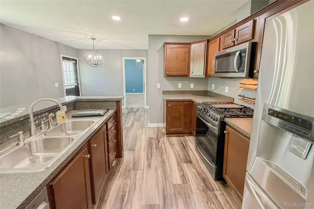 41021 Old Michigan Avenue Canton Charter Township MI 48188