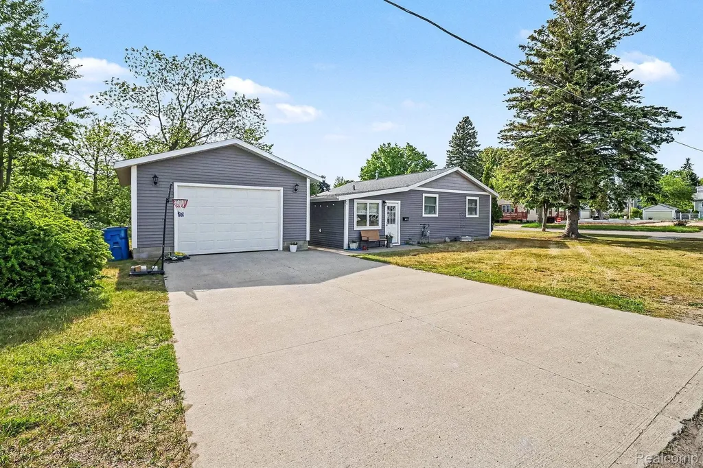 701 W Loomis Street Ludington City MI 49431