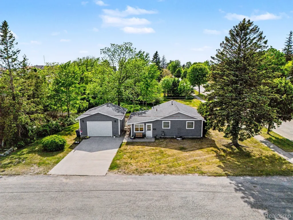 701 W Loomis Street Ludington City MI 49431