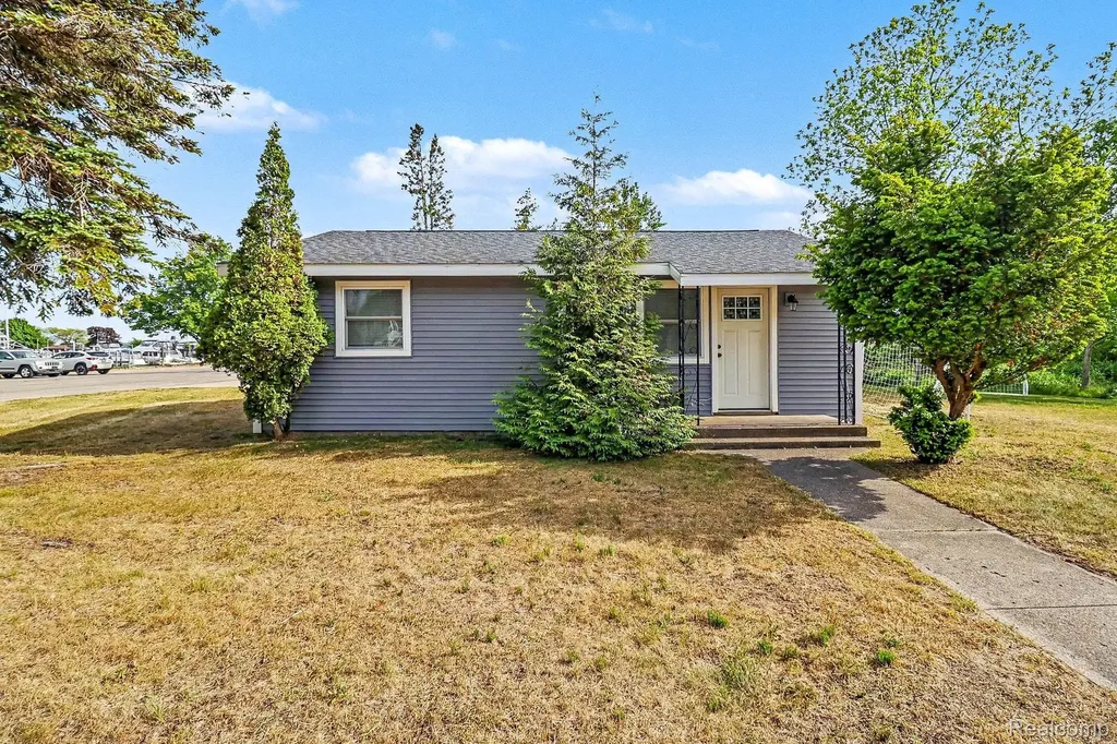 701 W Loomis Street Ludington City MI 49431