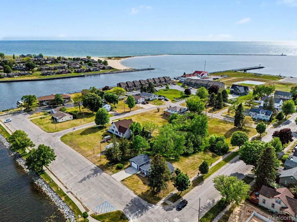 701 W Loomis Street Ludington City MI 49431