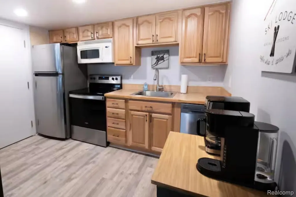 6519 Schuss Mountain Lane Custer Township MI 49659