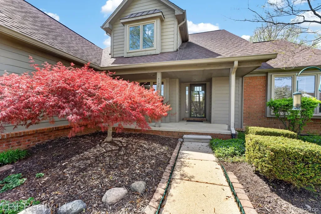 4108 Villager Drive Orion Charter Township MI 48359