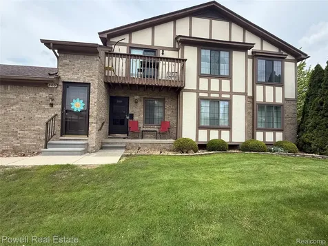 802 Country Club Drive St. Clair Shores City MI 48082