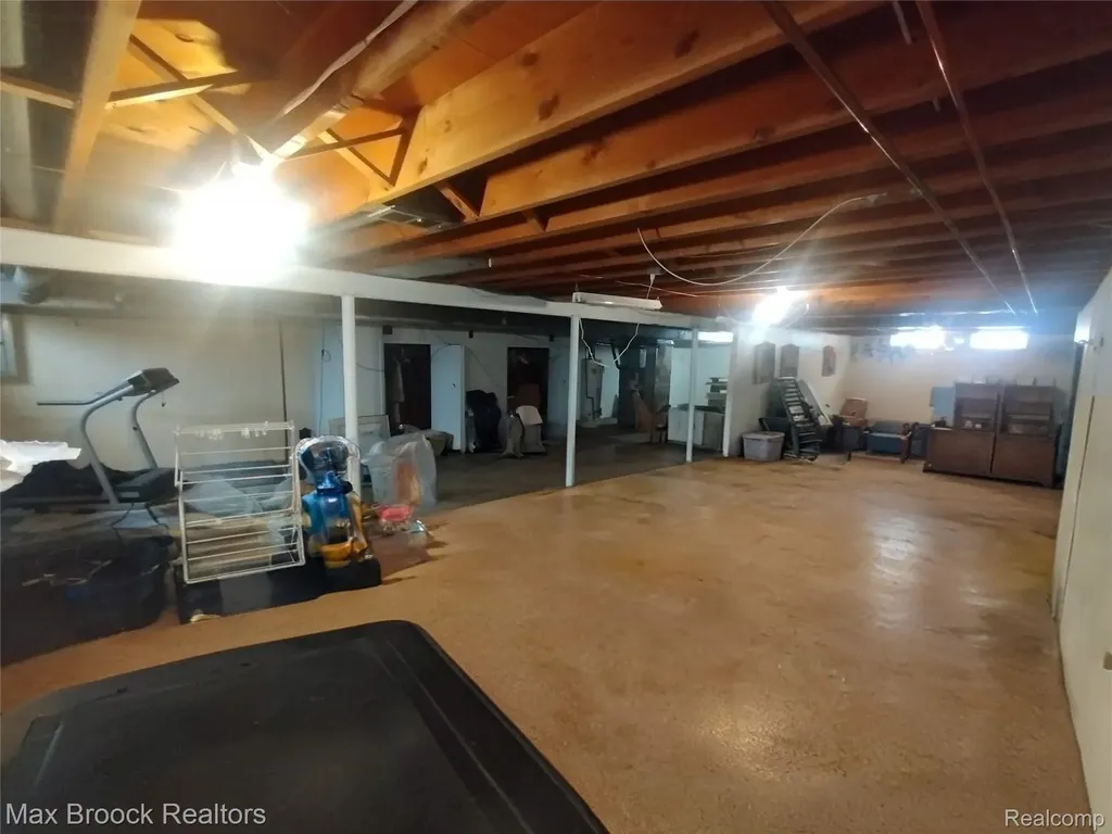 17060 Jeanette Street Southfield City MI 48075