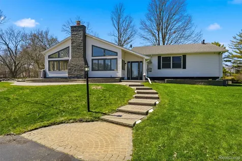 8636 Tindall Road Springfield Charter Township MI 48350