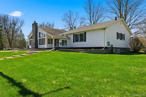 8636 Tindall Road Springfield Charter Township MI 48350