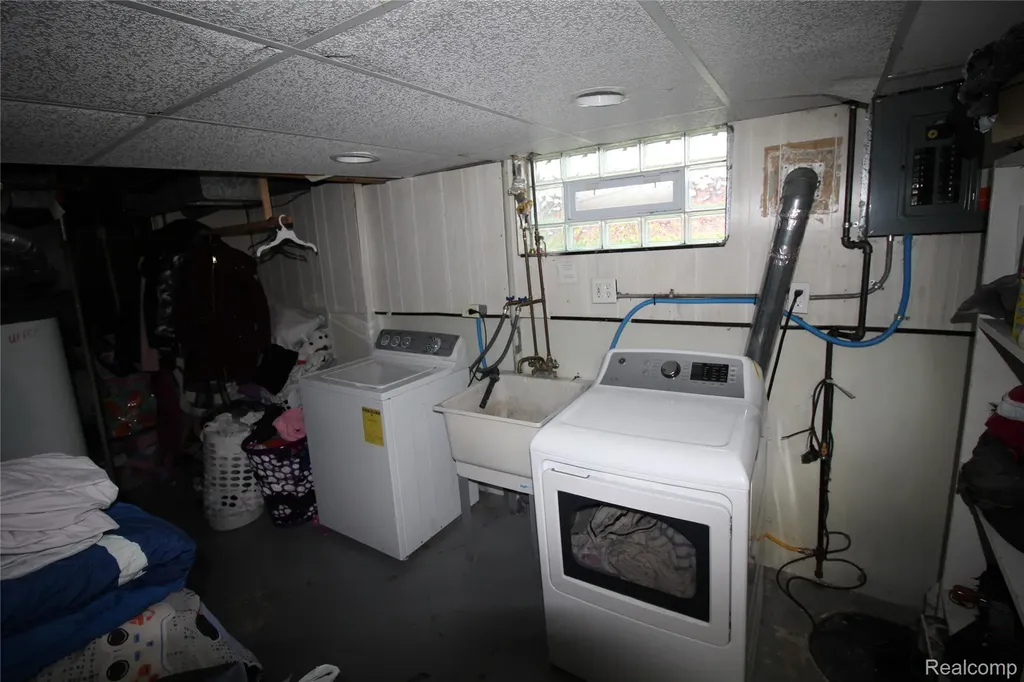 3537 16th Street Wyandotte City MI 48192