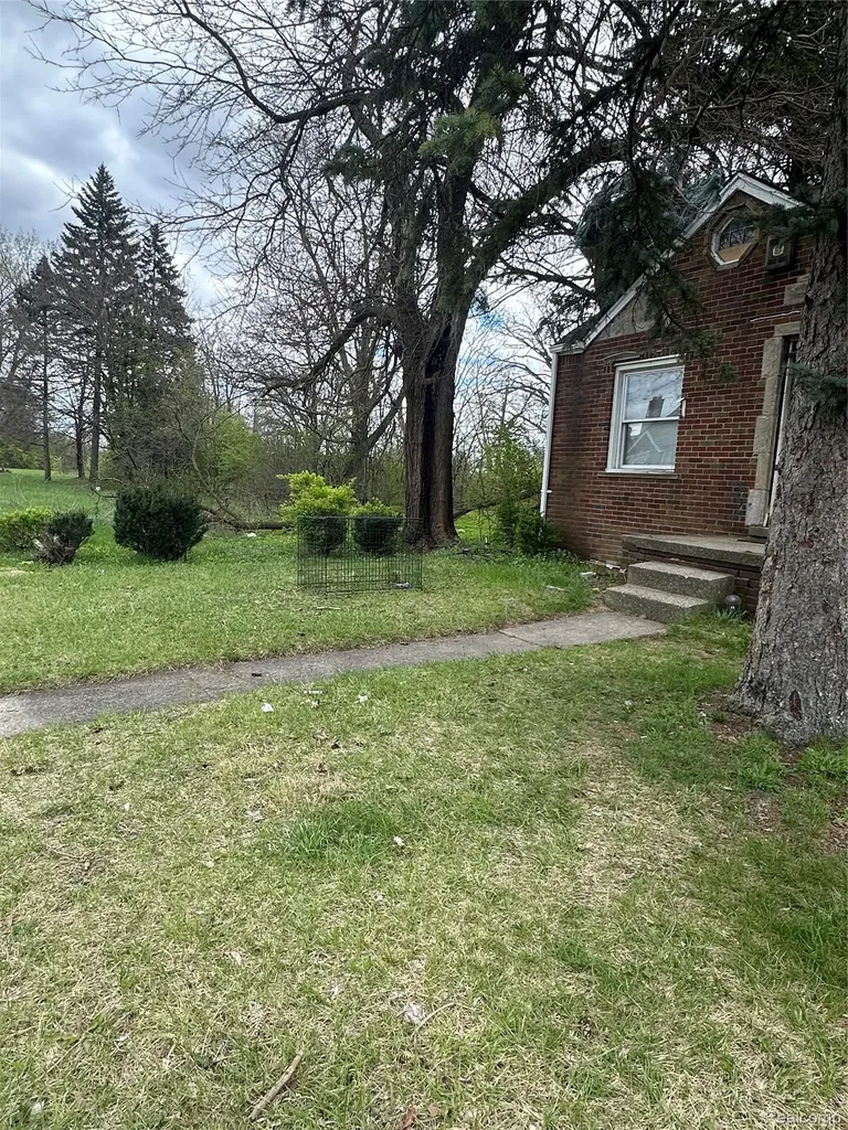 167 W Brentwood Street Detroit City MI 48203