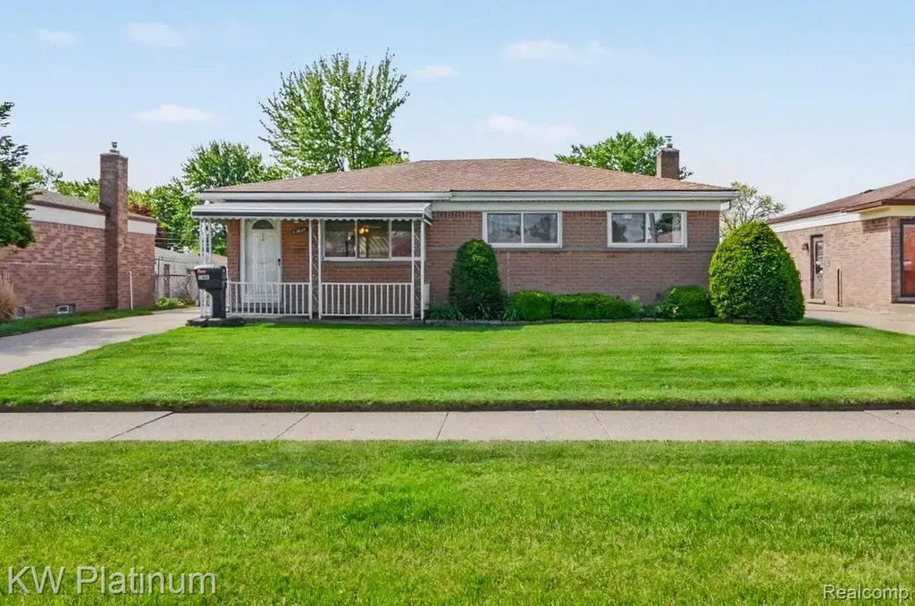 13646 Edwin Court Warren City MI 48088