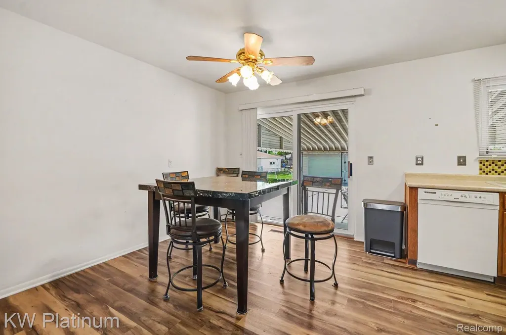 13646 Edwin Court Warren City MI 48088