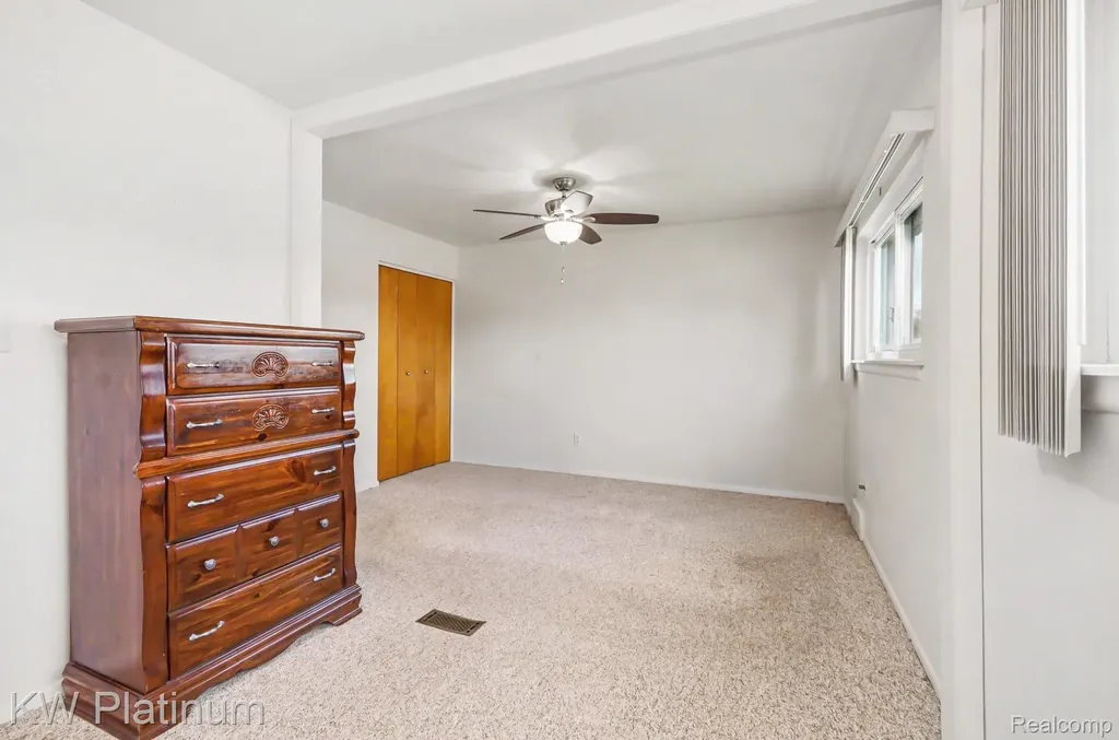 13646 Edwin Court Warren City MI 48088