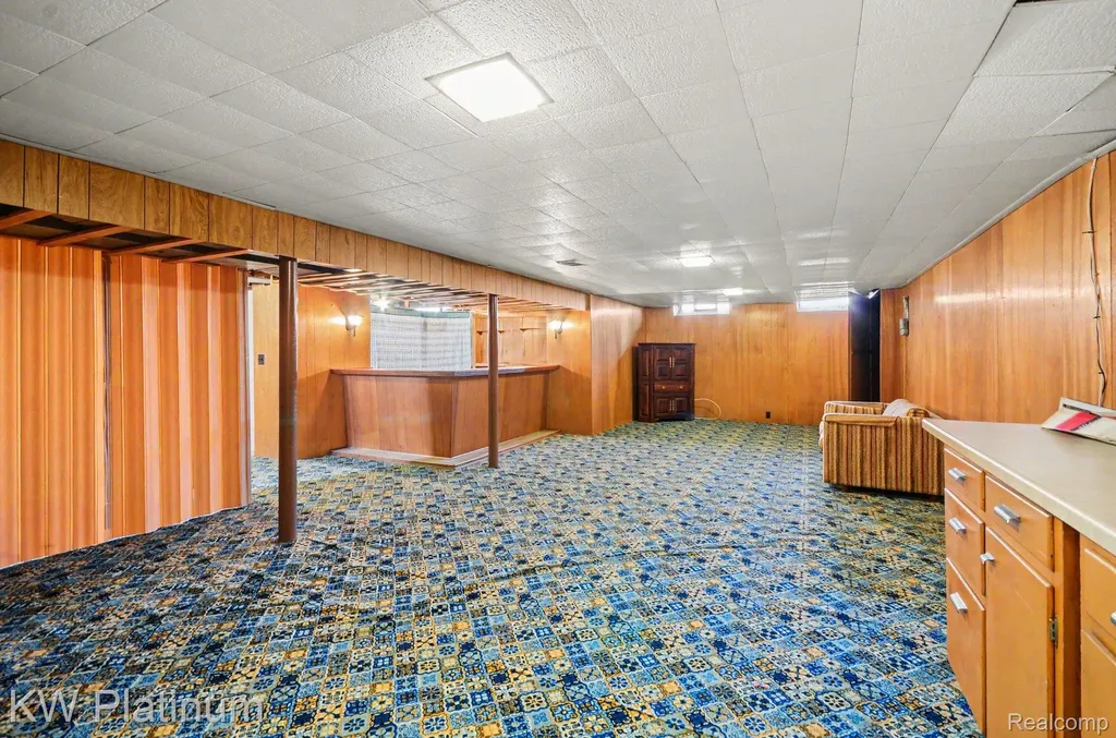 13646 Edwin Court Warren City MI 48088
