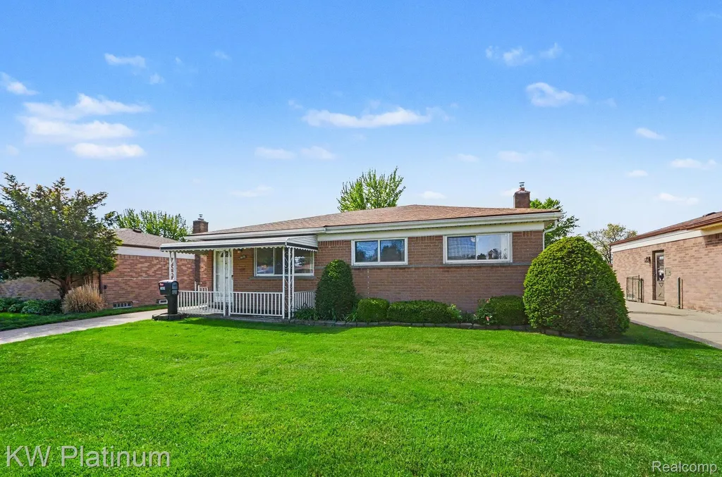 13646 Edwin Court Warren City MI 48088