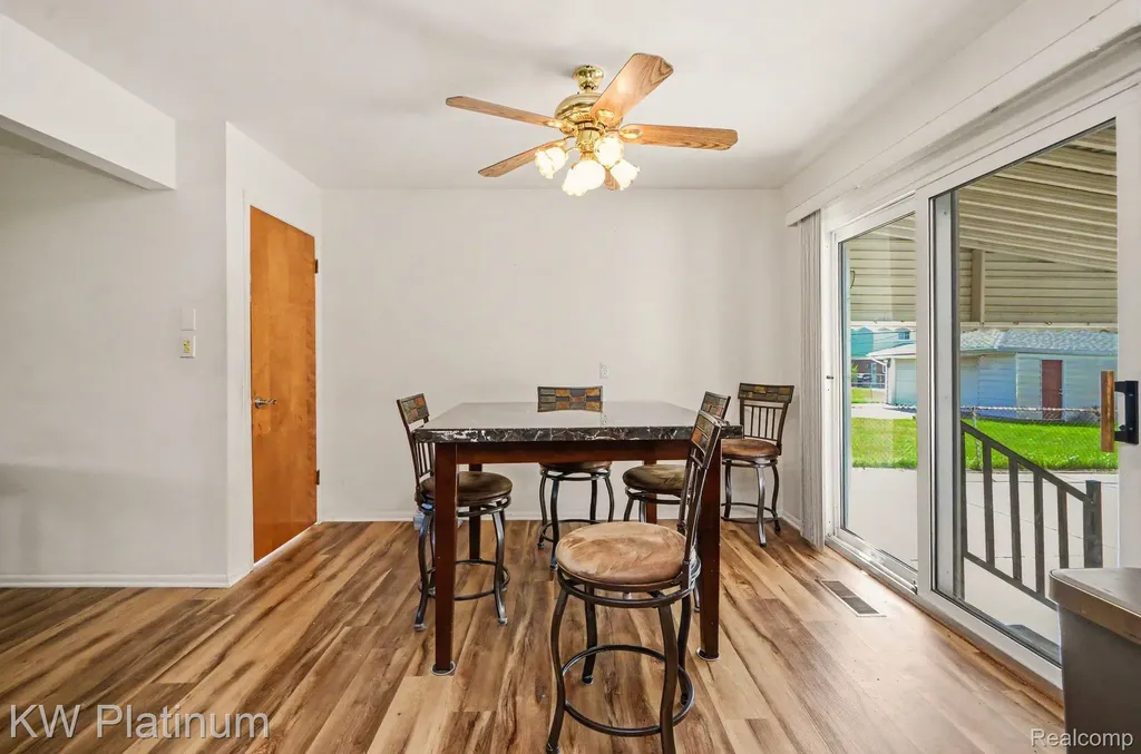 13646 Edwin Court Warren City MI 48088