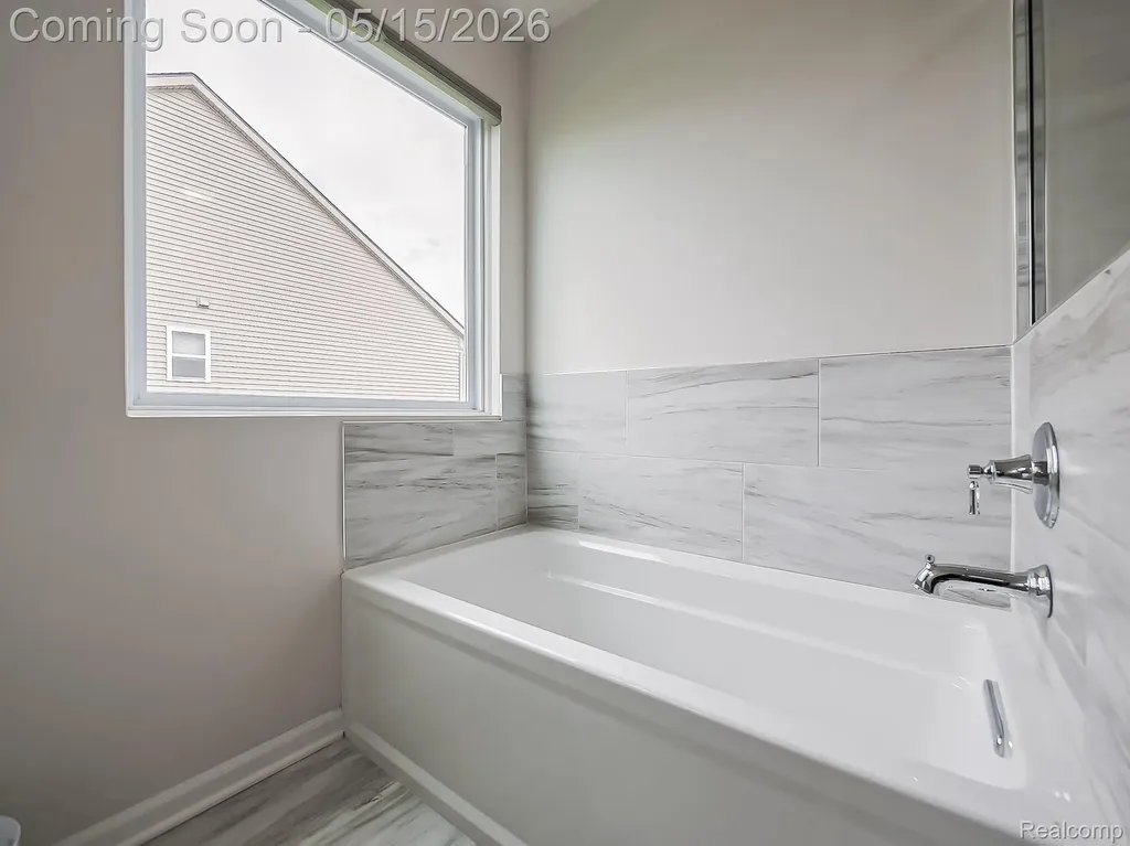2716 Maize Loop Saline Township MI 48176