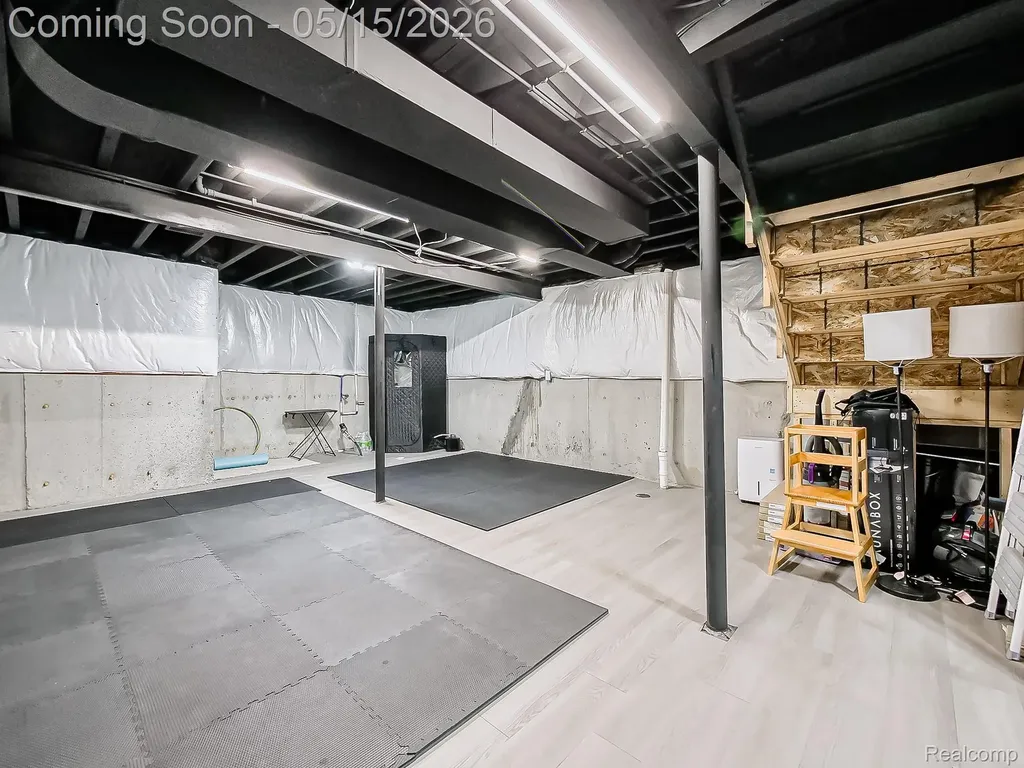 2716 Maize Loop Saline Township MI 48176