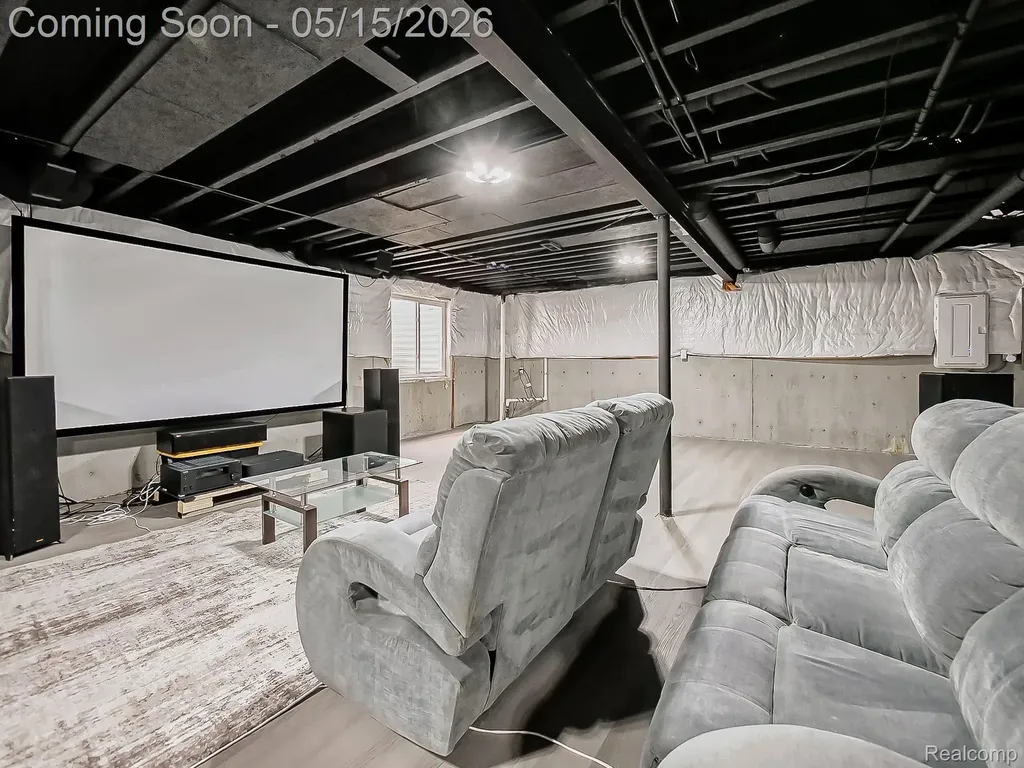 2716 Maize Loop Saline Township MI 48176
