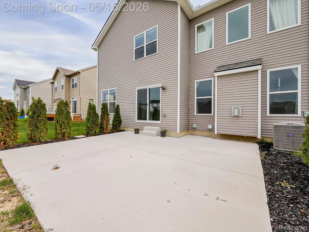 2716 Maize Loop Saline Township MI 48176