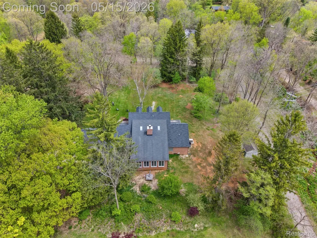 1101 Cripple Creek Lane Rochester Hills City MI 48306