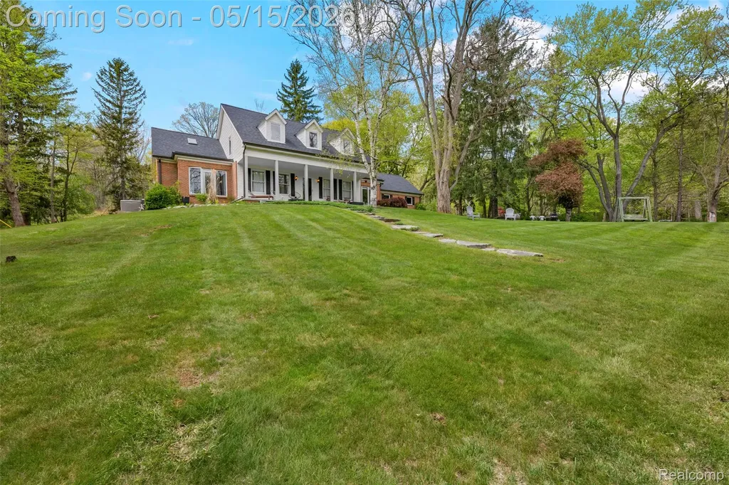 1101 Cripple Creek Lane Rochester Hills City MI 48306