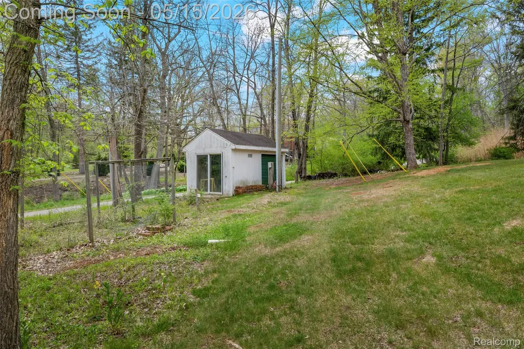 1101 Cripple Creek Lane Rochester Hills City MI 48306