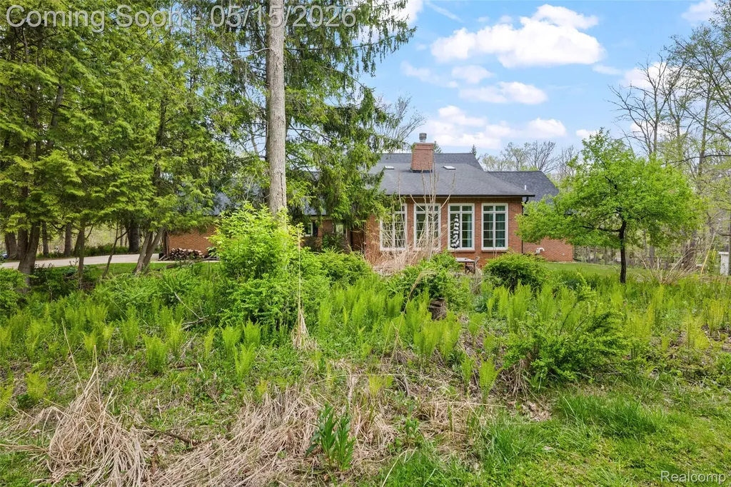 1101 Cripple Creek Lane Rochester Hills City MI 48306