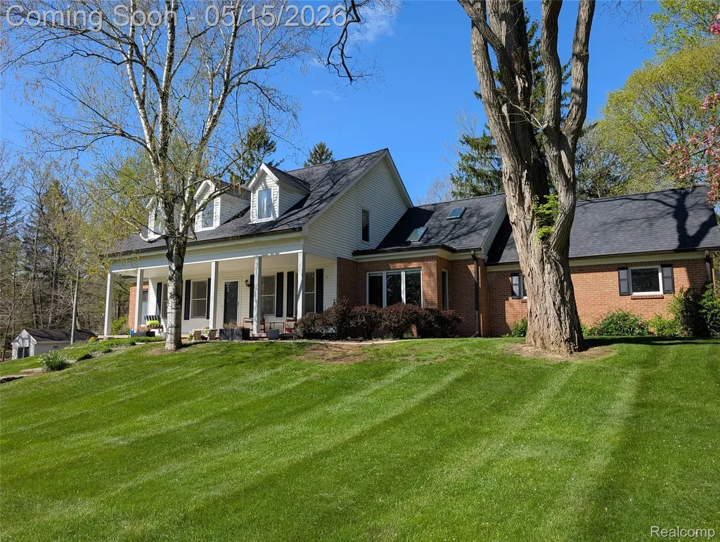 1101 Cripple Creek Lane Rochester Hills City MI 48306
