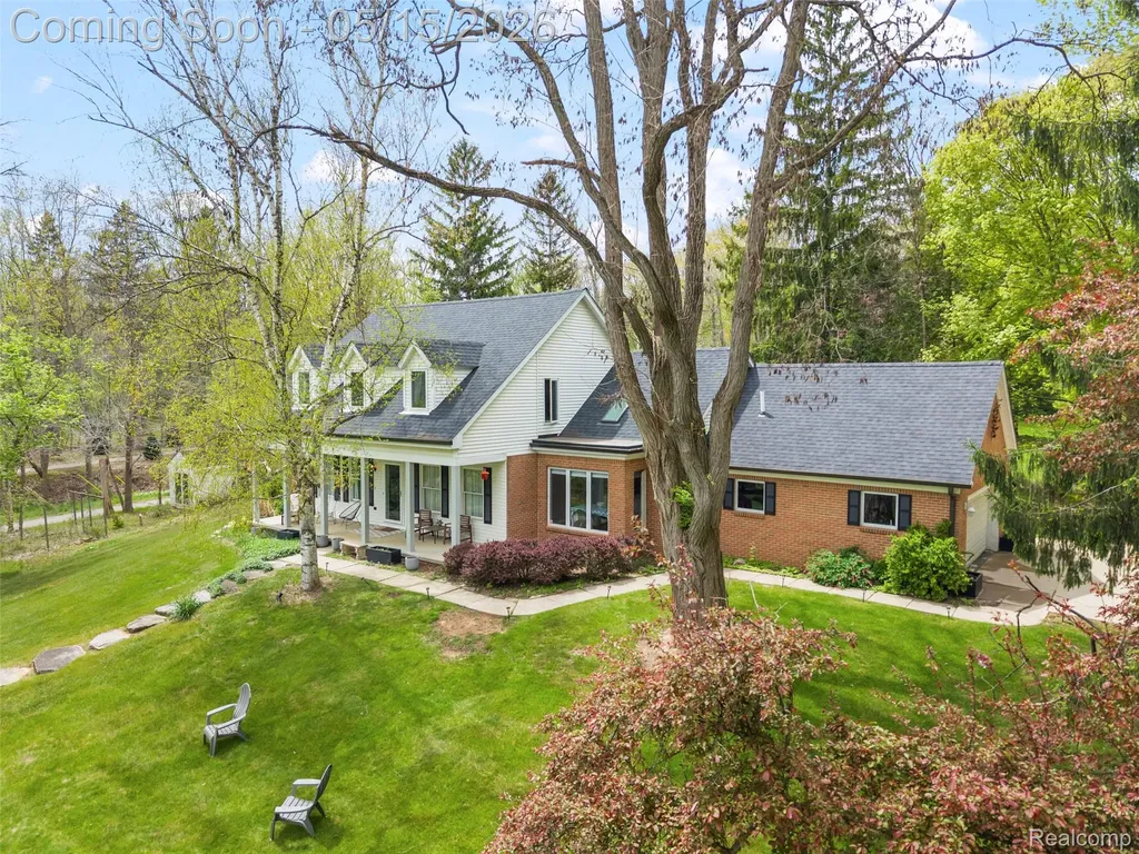 1101 Cripple Creek Lane Rochester Hills City MI 48306