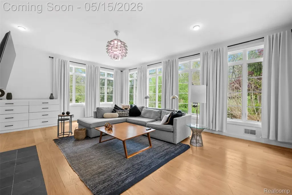 1101 Cripple Creek Lane Rochester Hills City MI 48306