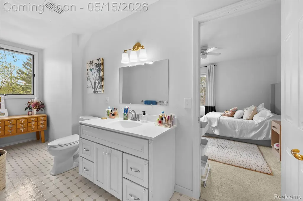 1101 Cripple Creek Lane Rochester Hills City MI 48306